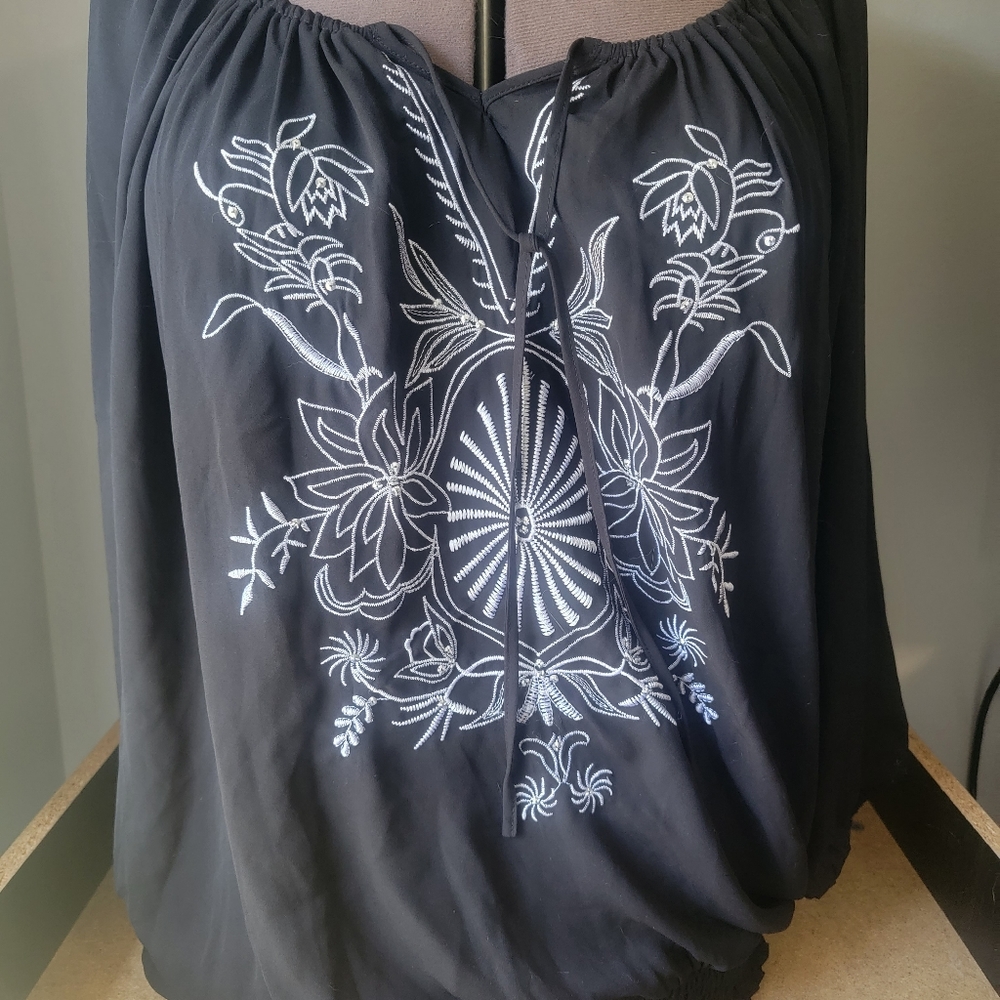 LANE BRYANT Top Plus Size 22/24 Royal Black Embroidered Sequin Blouse